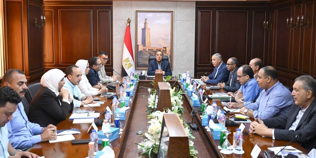 رئيس الوزراء يستعرض مقترحا لإنشاء شبكة رعاية صحية بالإسكندرية باستثمارات تتجاوز مليار جنيه
