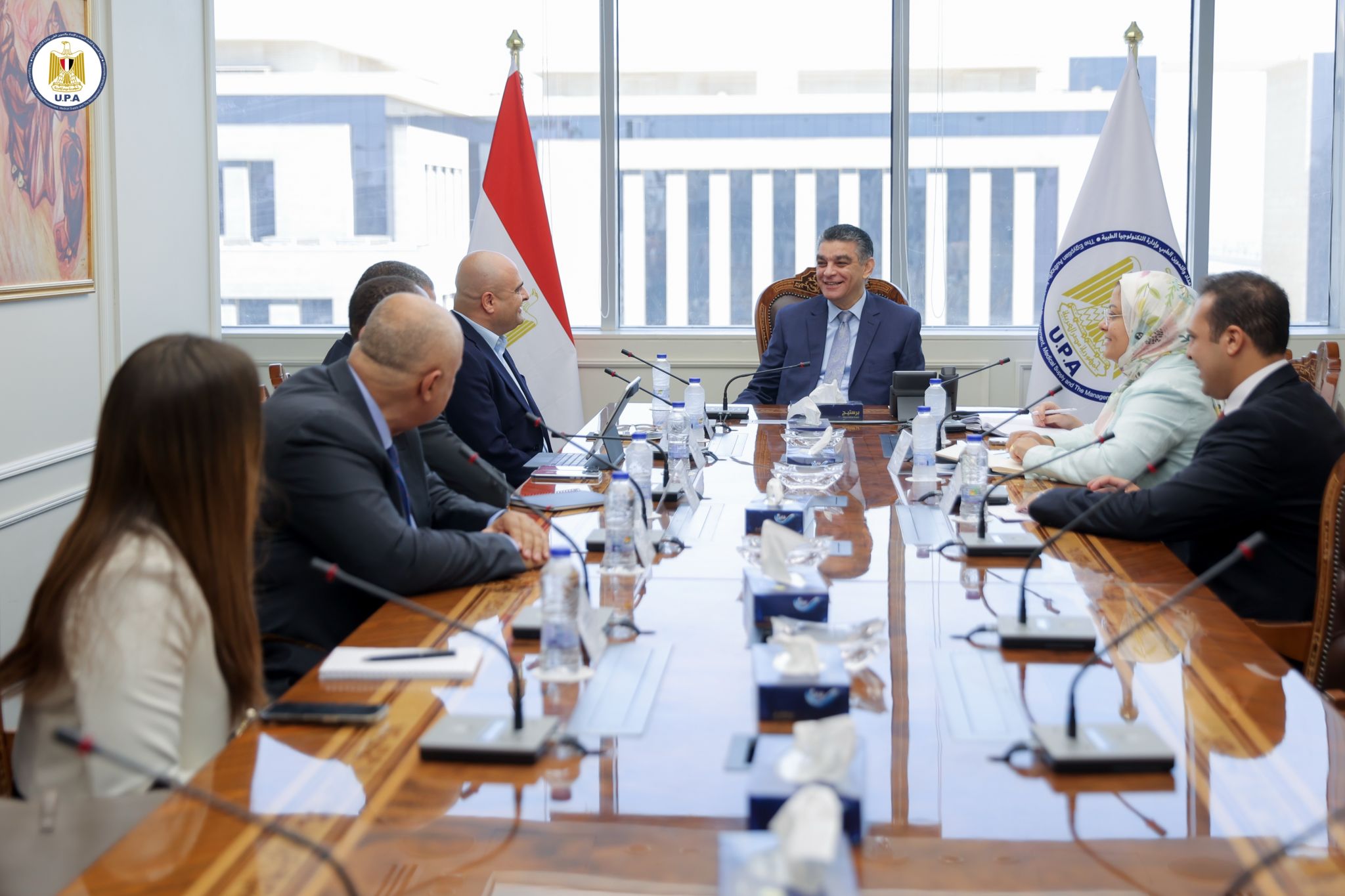 رئيس هيئة الشراء الموحد يبحث مع «البنك الدولي» سبل دعم توطين الصناعات الطبية في مصر