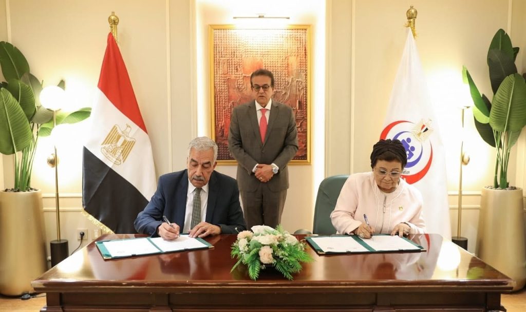 جانب من توقيع بروتوكول التعاون