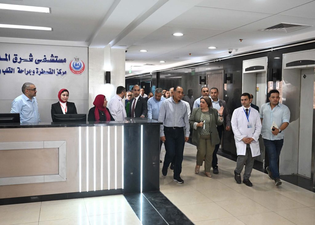 رئيس الوزراء يتفقد مستشفى شرق المدينة بالإسكندرية