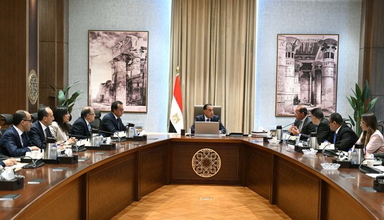 رئيس الوزراء: حريصون على إتاحة كافة مقومات نمو صناعة الدواء وتطورها وتعزيز فرص توطينها