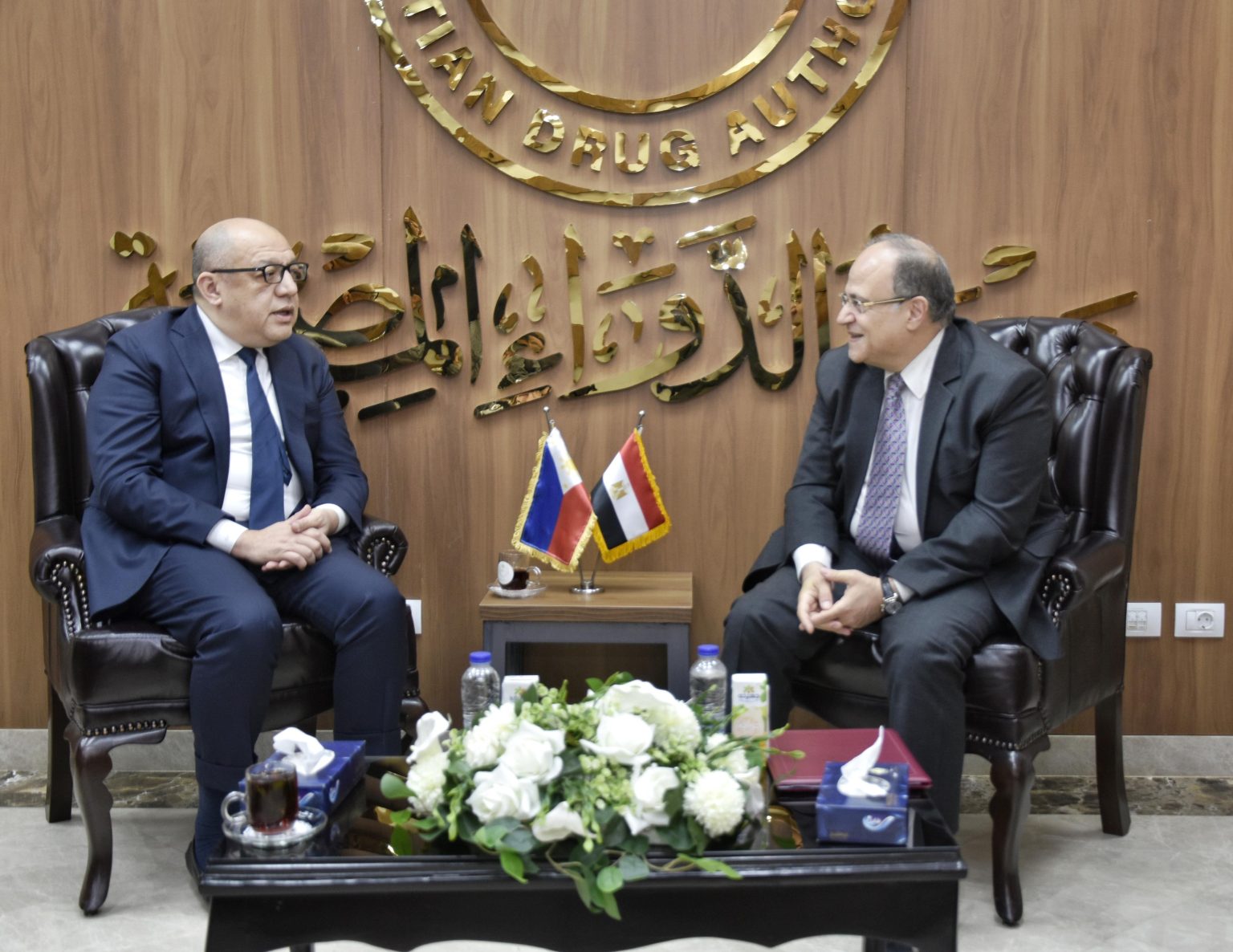 رئيس« هيئة الدواء» يستقبل سفير الفلبين لبحث تعزيز التعاون المشترك وتنظيم تداول المستحضرات الطبية بين البلدين