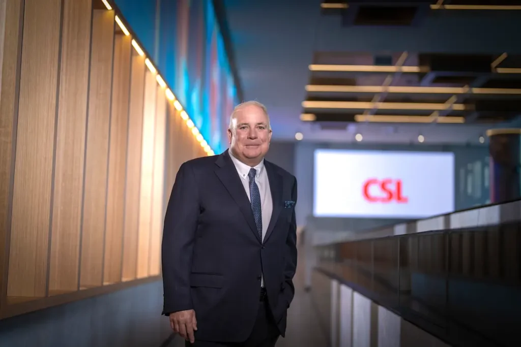 «CSL» للتكنولوجيا الحيوية تعتزم تسريح 3000 موظف وفصل قسم اللقاحات بول ماكنزي، الرئيس التنفيذي لشركة CSL
