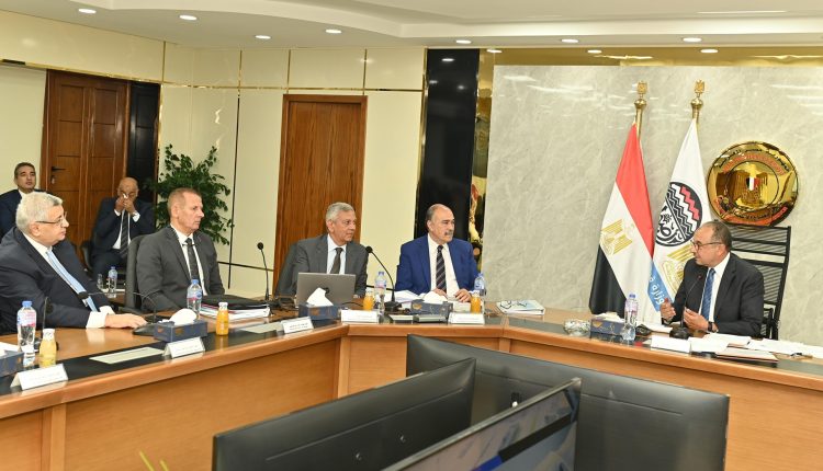 وزير قطاع الأعمال العام: صناعة الدواء أولوية وطنية ونعمل على نقل التكنولوجيا الحديثة لتعزيز القدرة التنافسية