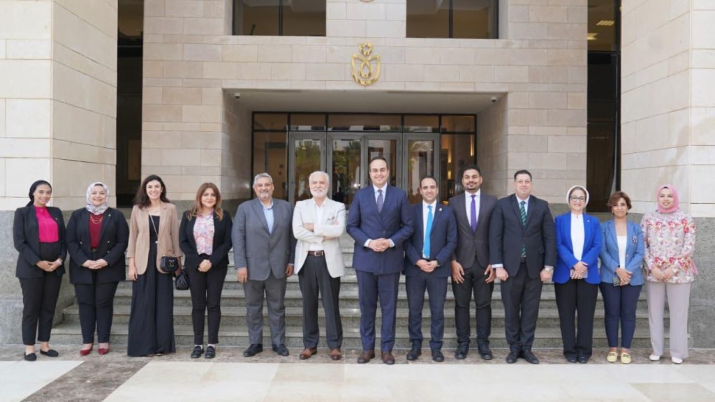 رئيس هيئة الرعاية الصحية يبحث مع الرئيس الإقليمي ليونيليفر شمال إفريقيا سبل تعميق الشراكة الاستراتيجية رئيس هيئة الرعاية الصحية يبحث مع الرئيس الإقليمي ليونيليفر شمال إفريقيا سبل تعميق الشراكة الاستراتيجية