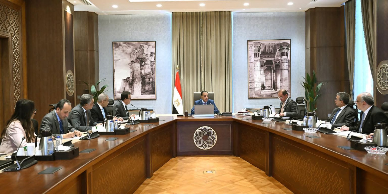 رئيس الوزراء: الدولة تولي أولوية كبرى لتعزيز الاستثمار في قطاع الصحة