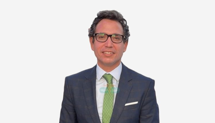 الدكتور على عمر مدير عام شركة صن فارما مصر