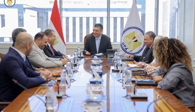 هيئة الشراء الموحد تبحث مع شركة الحكمة سبل تعزيز التعاون في توطين صناعة الدواء