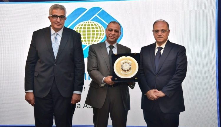 هيئة الدواء تكرم شركة «رويال لينك فارما» كشريك نجاح في برنامج الامتياز لطلاب كليات الصيدلة