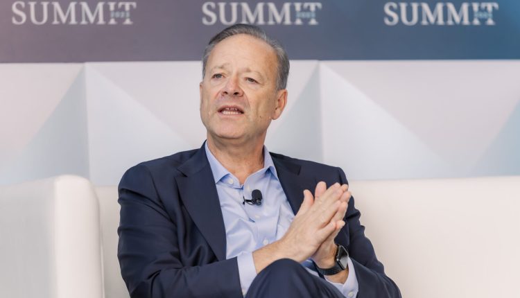 كريس فيباشر، الرئيس التنفيذي لشركة بيوجين