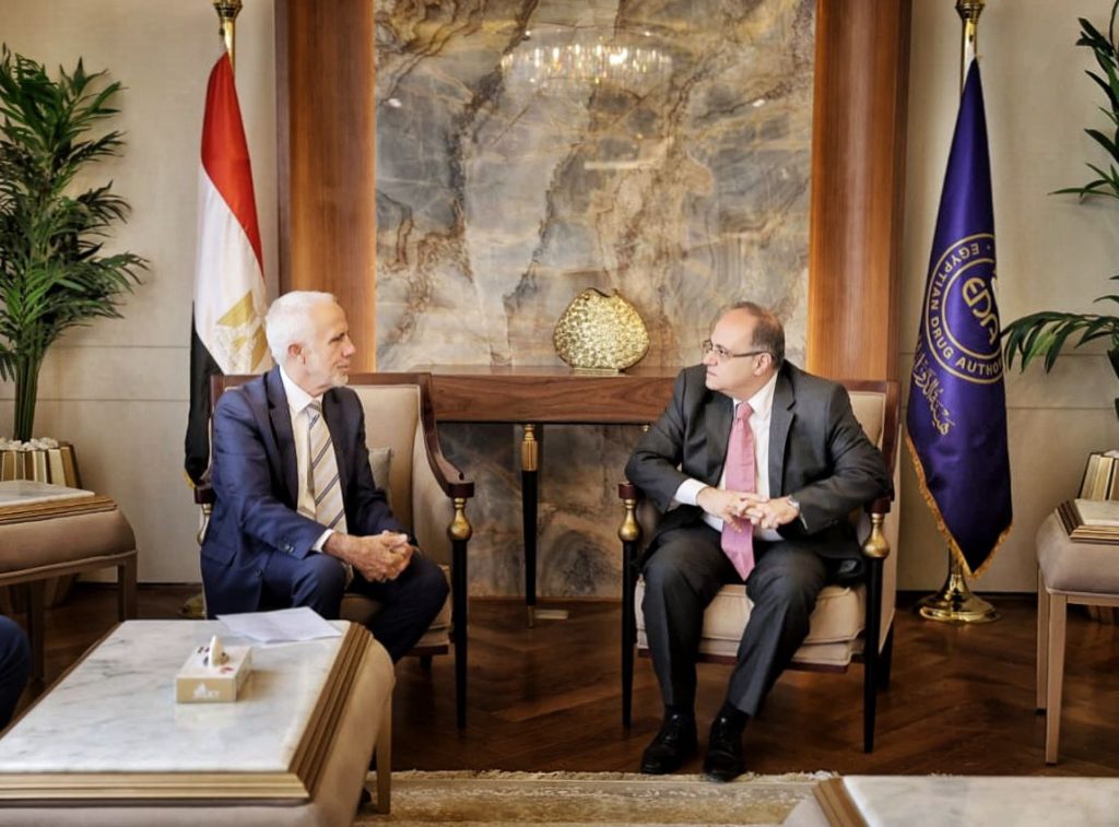 هيئة الدواء تستقبل وفدًا من منظمة الصحة العالمية لتعزيز التعاون في مجال الرقابة الدوائية جانب من اللقاء