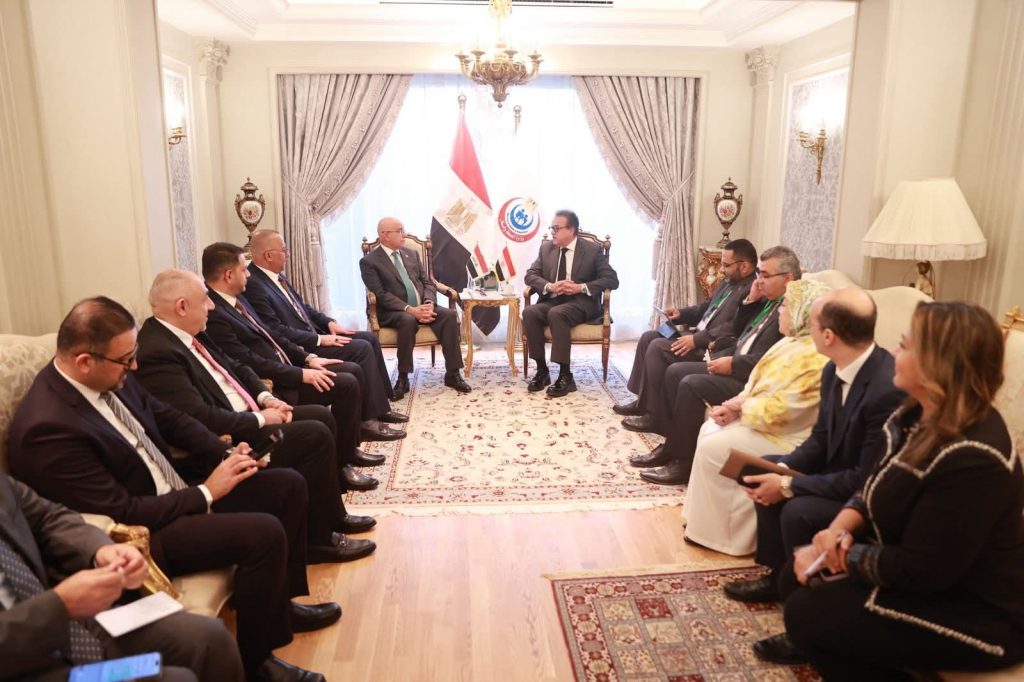 وزير الصحة يبحث مع نظيره العراقي سبل تعزيز العمل بمجالات التعاون المشترك