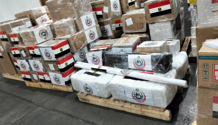 الصحة: إرسال قافلة طبية في التخصصات النادرة وكميات من الأدوية والمستلزمات للأشقاء بالسودان