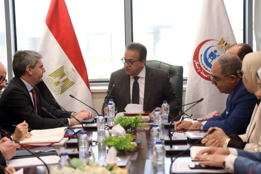 وزير الصحة يتابع مستجدات الاتفاقيات الدولية لإنشاء مصنع اللقاحات متعدد المراحل مع صندوق الاستثمار الأوروبي