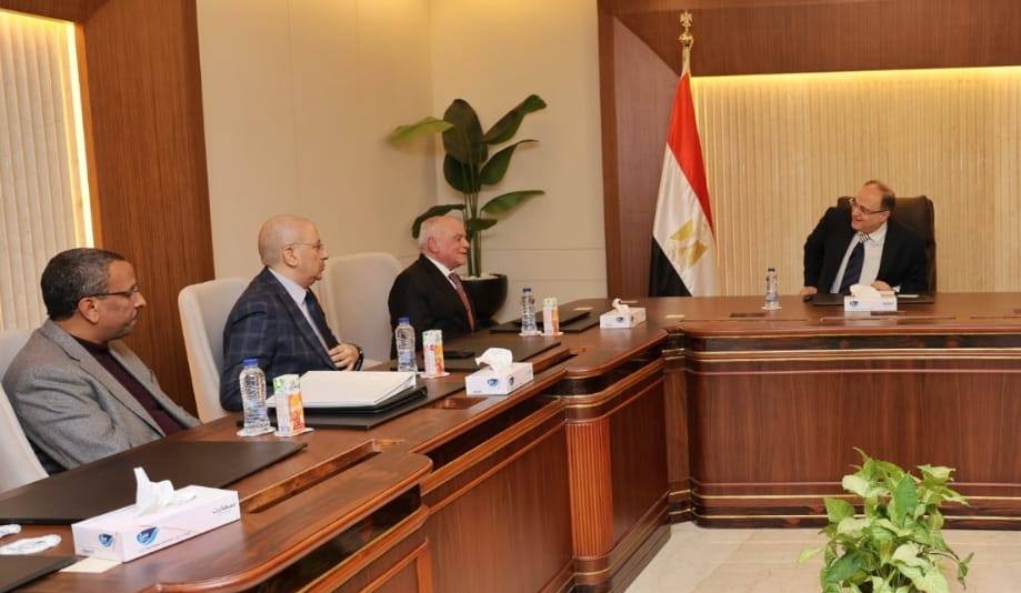 رئيس هيئة الدواء يبحث مع ممثلي شركة إنراد تعزيز التعاون في مجال التكنولوجيا الطبية 