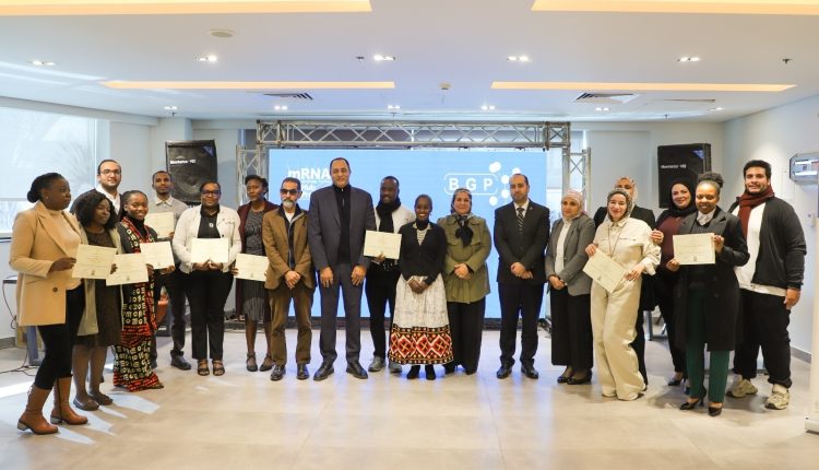 جانب من المشاركين في البرنامج التدريبي