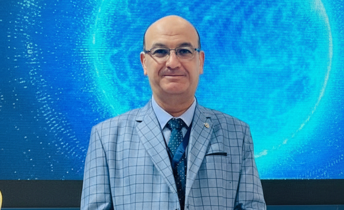 الدكتور علي حسين مدير المناقصات بمجموعة دلتا فارما والفرعونية للصناعات الدوائية