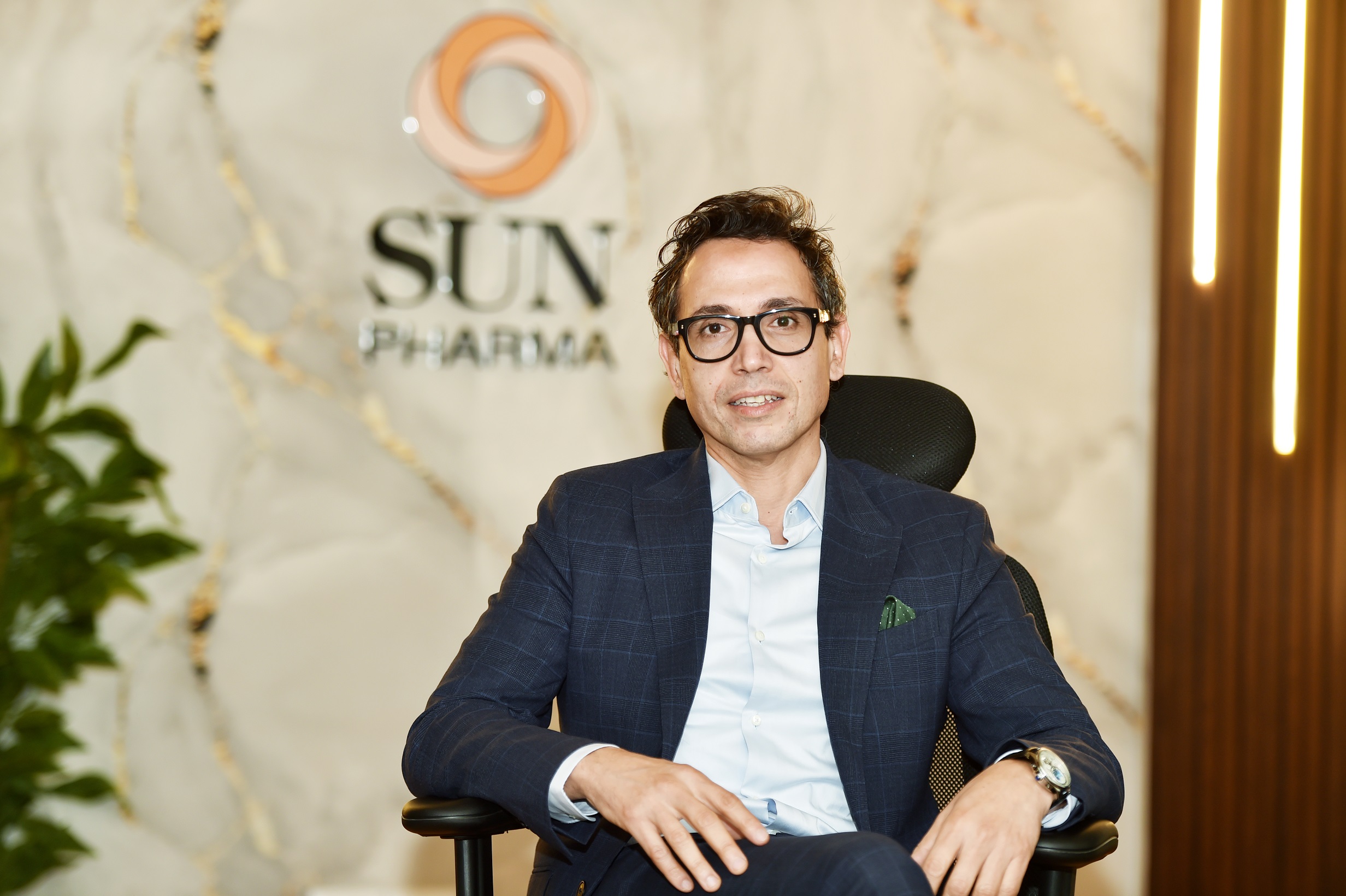 الدكتور على عمر المدير العام لشركة «صن فارما» فى مصر