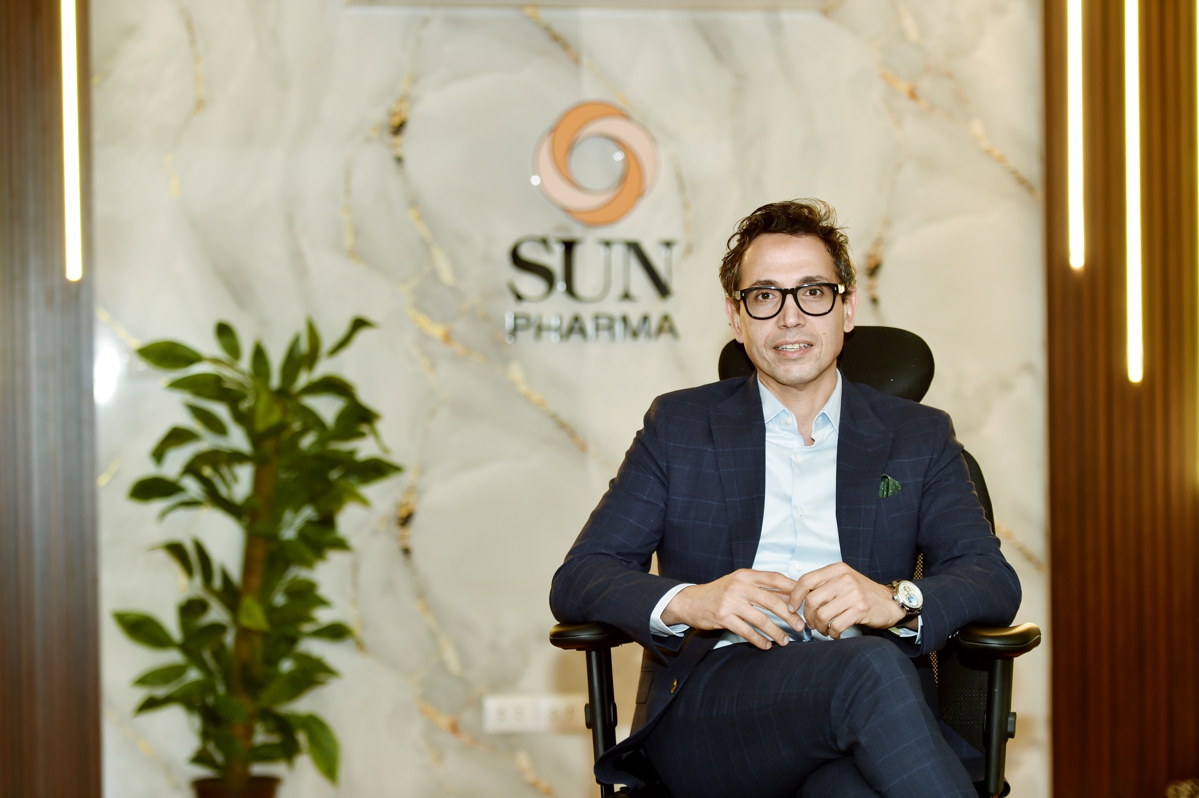 الدكتور على عمر المدير العام لشركة «صن فارما» فى مصر