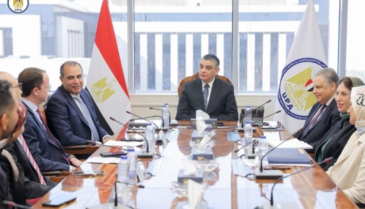 هيئة الشراء الموحد تبحث مع «فايزر» توطين الأدوية المبتكرة والتوسع نحو أفريقيا عبر مصر