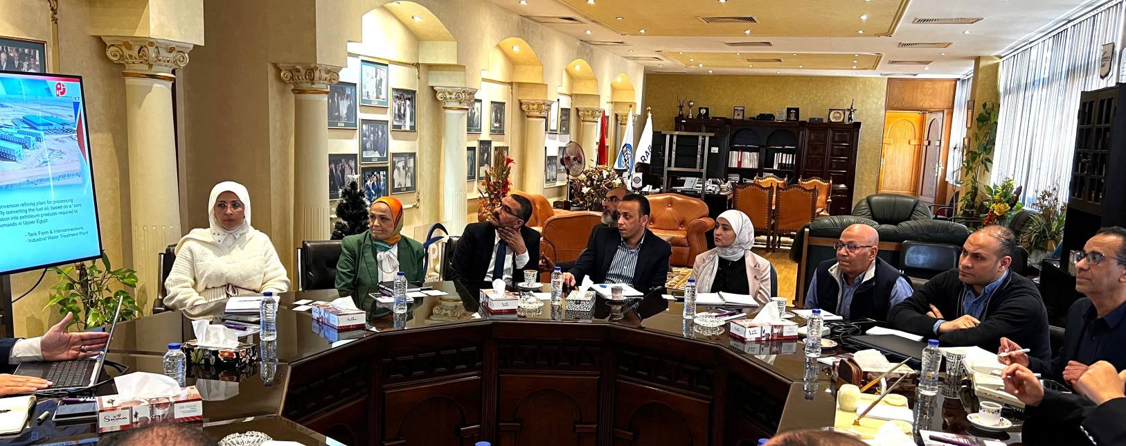 «آراب ايه بي آي» و«بتروجيت».. شراكة استراتيجية لتوطين صناعة الخامات الدوائية