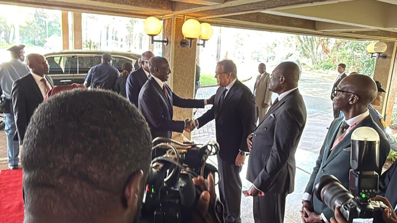 وزير الصحة يشارك في افتتاح قمة الصحة العالمية بنيروبي