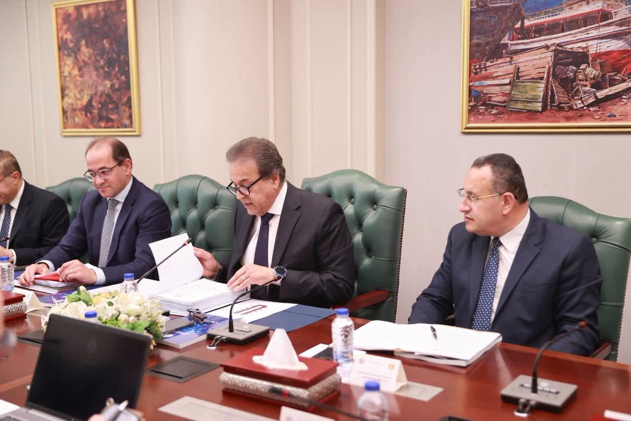 وزير الصحة يترأس جلسة اجتماع مجلس أمناء المجلس الصحي المصري