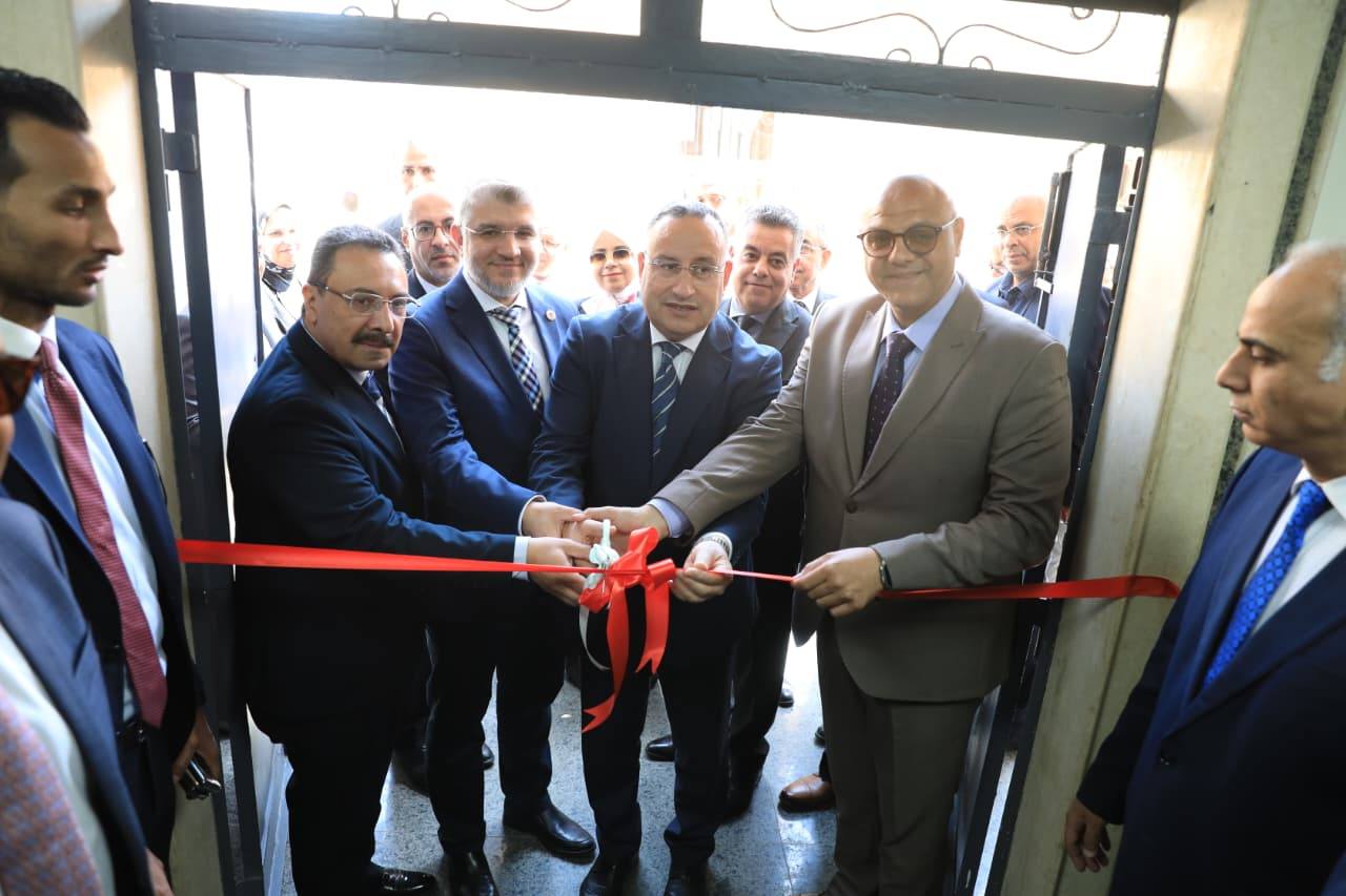 وزير التعليم العالي يفتتح عددًا من المشروعات الصحية بجامعة الإسكندرية بتكلفة 632 مليون جنيه