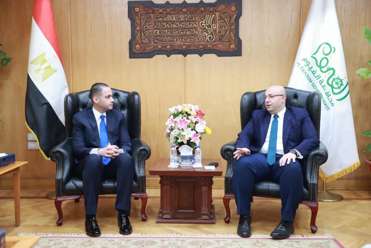 الصحة تبحث مع محافظ الفيوم تطوير المنظومة الصحية وتخفيف الأعباء عن المرضى