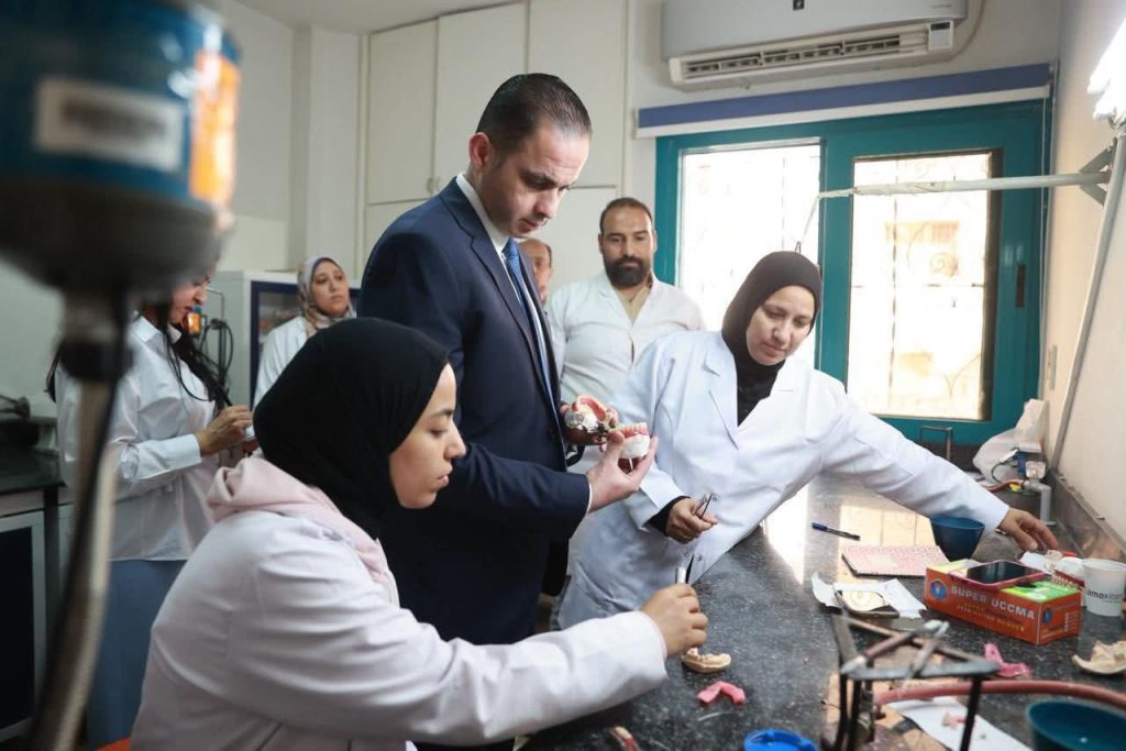 نائب وزير الصحة يتفقد منشآت طبية بالإسكندرية في جولة مفاجئة