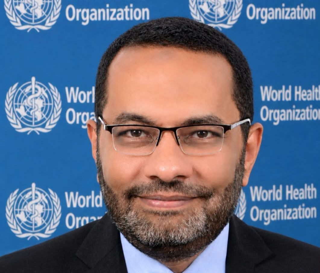 وزير الصحة يهنئ الدكتور محمد حساني باختياره عضواً بالمجموعة الاستشارية الاستراتيجية والتقنية لمنظمة الصحة العالمية