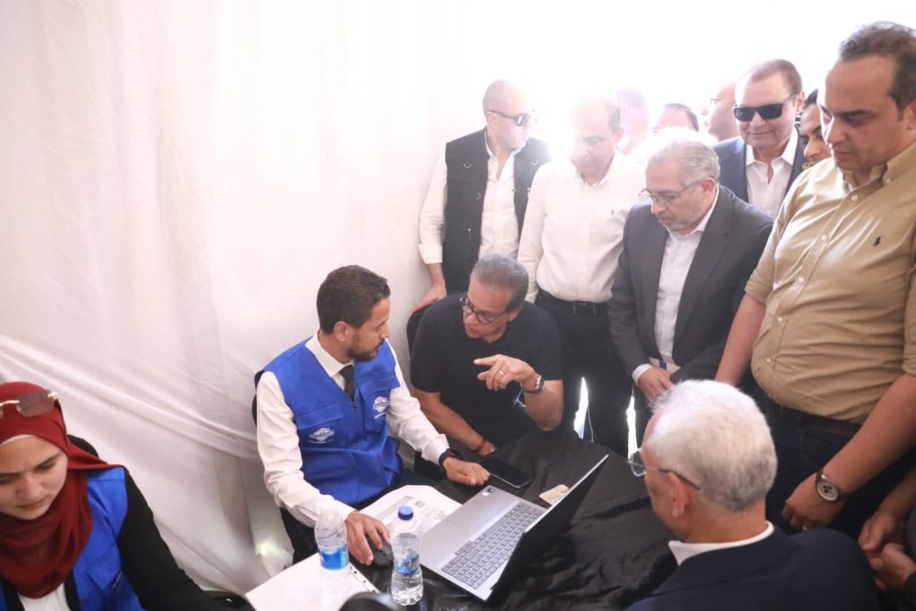 وزير الصحة يشهد تسجيل المواطنين بمنظومة التأمين الصحي الشامل بالمنيا ويتفقد مركز التدريب والمحاكاة