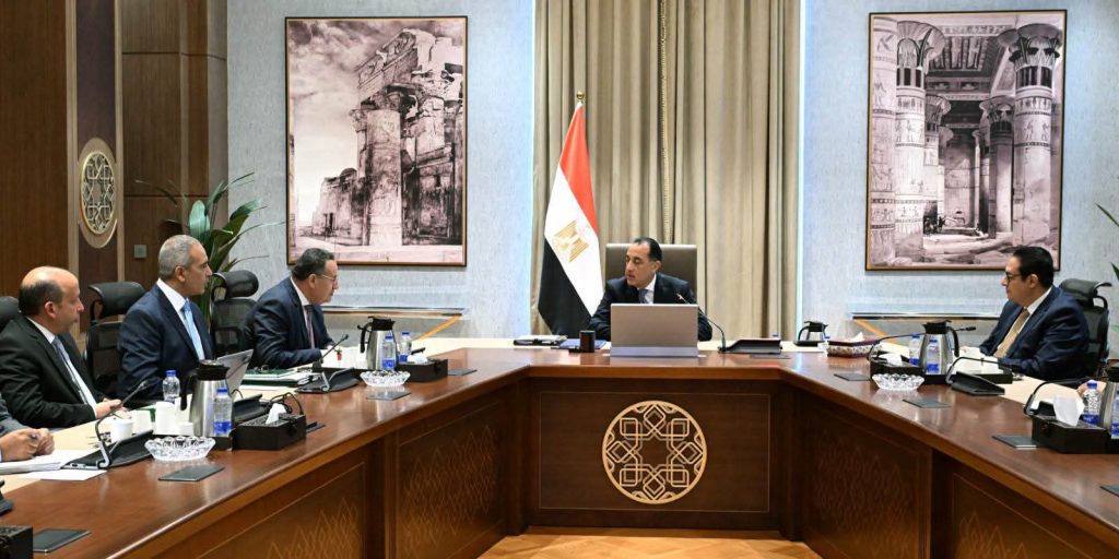 رئيس الوزراء يستعرض مخطط تطوير مستشفيات قصر العيني.. و800 مليون جنيه لبدء التنفيذ