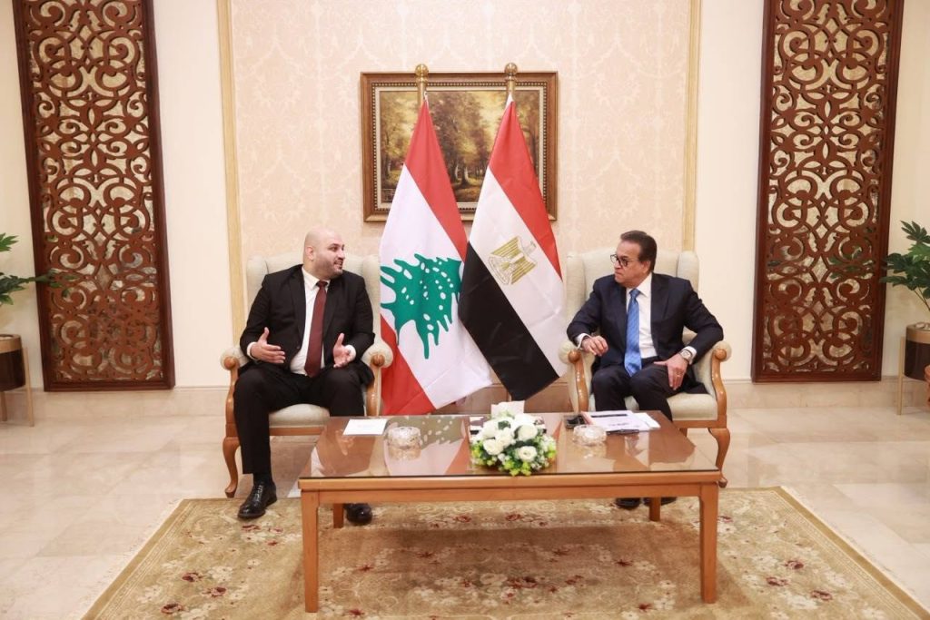وزير الصحة يلتقي نظيره اللبناني على هامش مؤتمر أفريقيا هيلث إكسكون لبحث تعزيز التعاون الصحي جانب من اللقاء