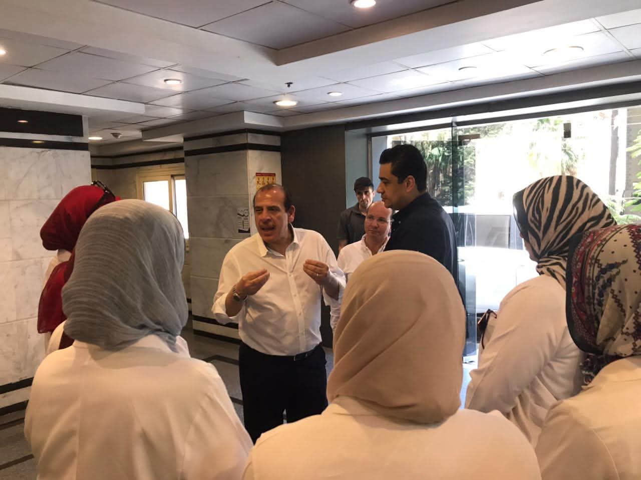نائب وزير الصحة يتفقد المنشآت الصحية بالدقهلية ويوجه بمكافأة المتميزين ومحاسبة المقصرين