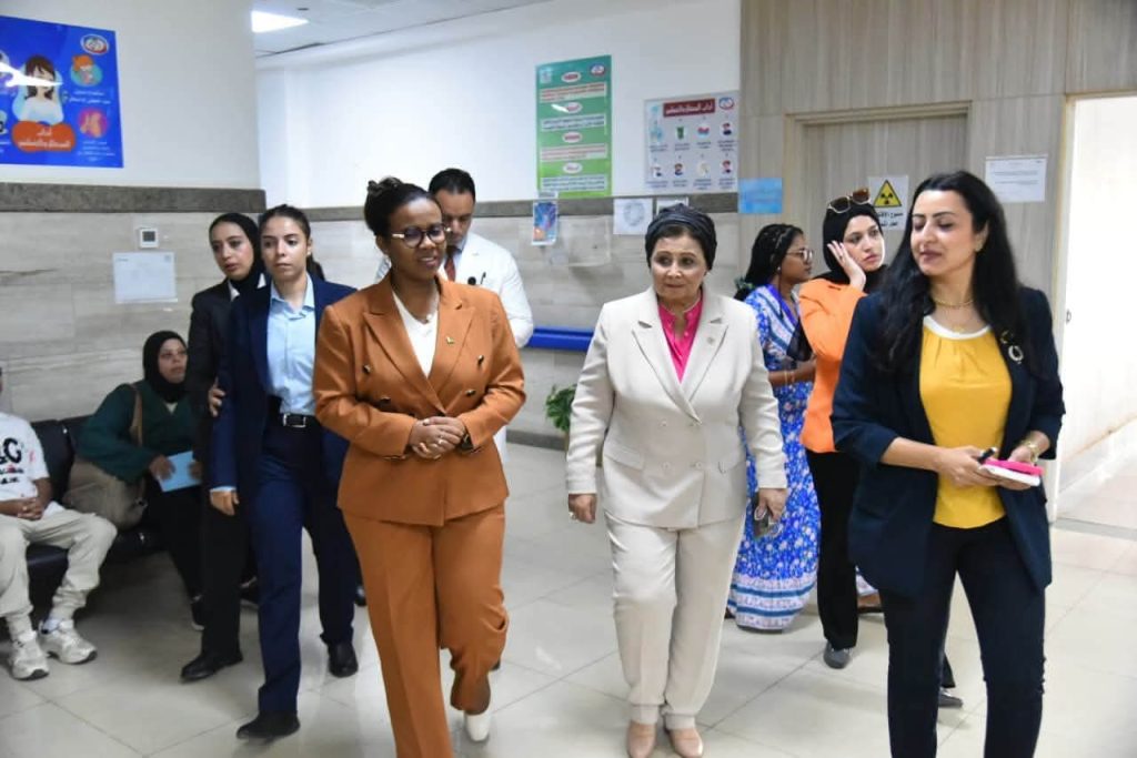 نائب وزير الصحة تستعرض أمام وفد مدغشقر رحلة تطوير الرعاية الصحية الأولية والتحول الرقمي في مصر