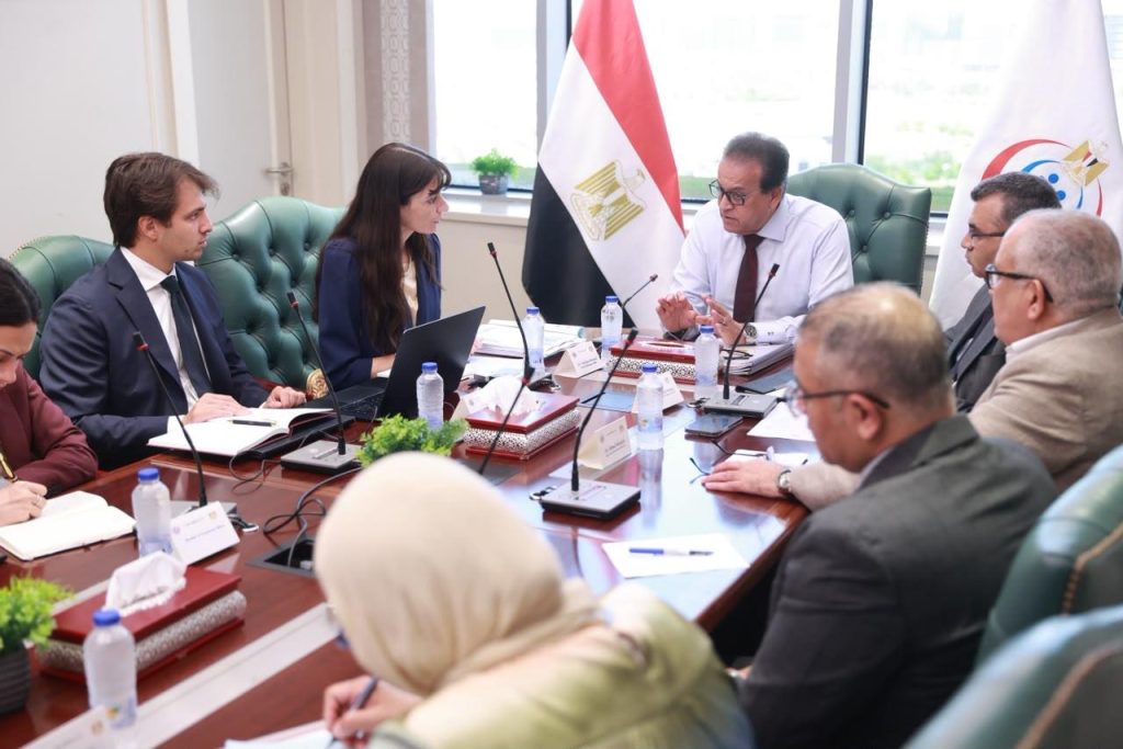 وزير الصحة يبحث مع مجموعة «سان دوناتو» الإيطالية معدلات تنفيذ مستشفى هليوبوليس الجديد وخطط الاستثمار جانب من اللقاء