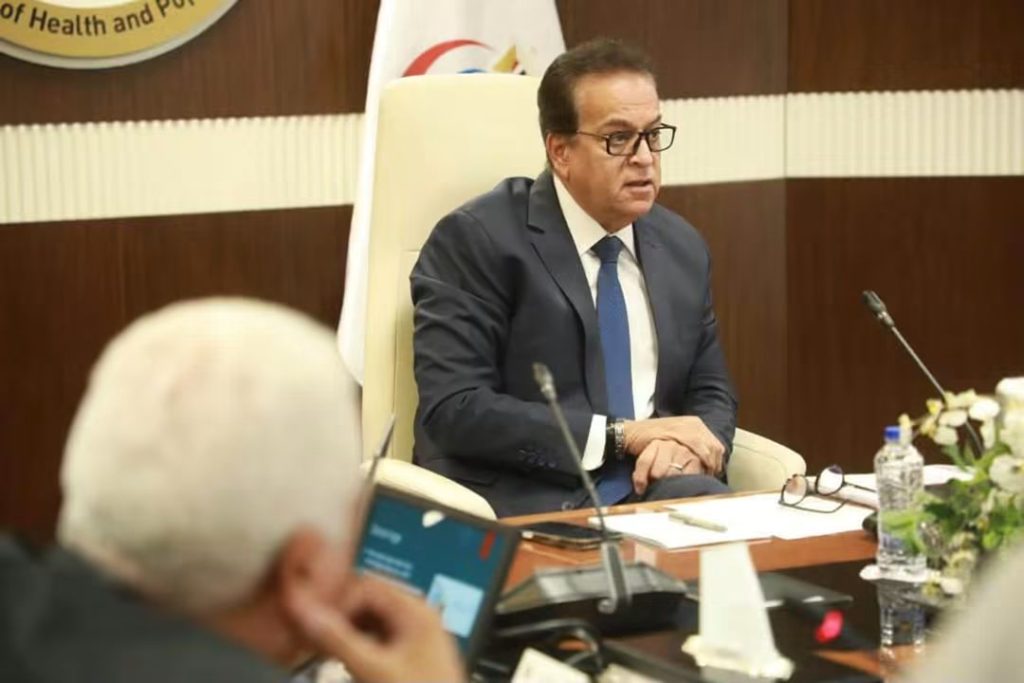 وزير الصحة يناقش استراتيجية توسيع قاعدة المتبرعين بالكلى من الأحياء مع اللجنة الاستشارية العليا لزراعة الأعضاء