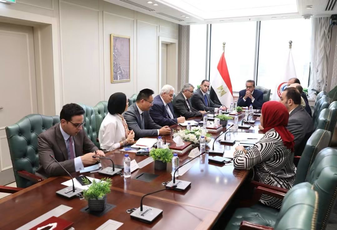 وزير الصحة يستقبل وفد شركة هواوي لتعزيز التعاون المشترك بالقطاع الصحي